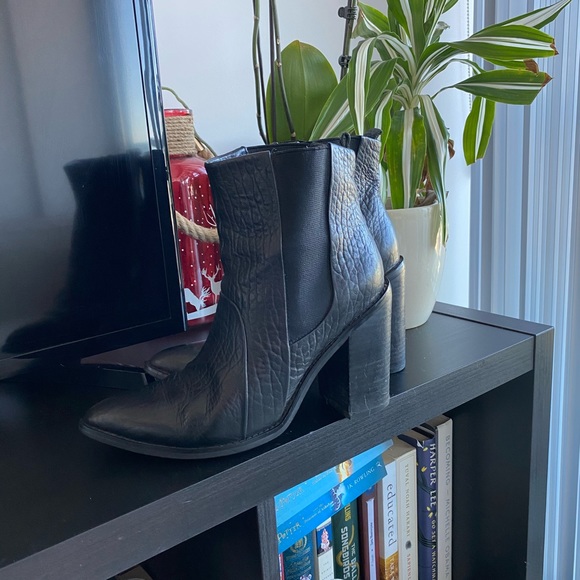 Sol Sana gorgeous boots - Picture 2 of 5